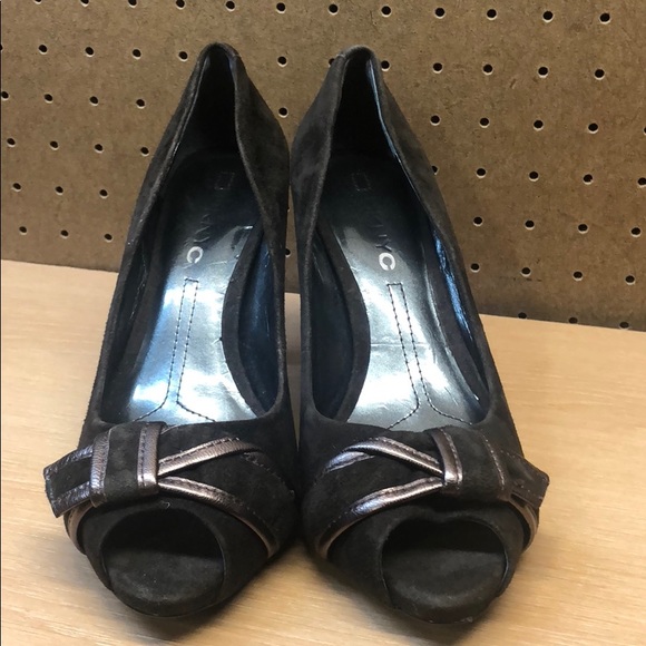 DKNYC Alicia Chocolate Suede Open Toe Heels sz 7.5 - Picture 3 of 8